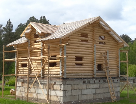 Кировская обл., Кирово-Чепецкий р-н, ст. Бумкобинат, жилой бревенчатый дом, 2019 год